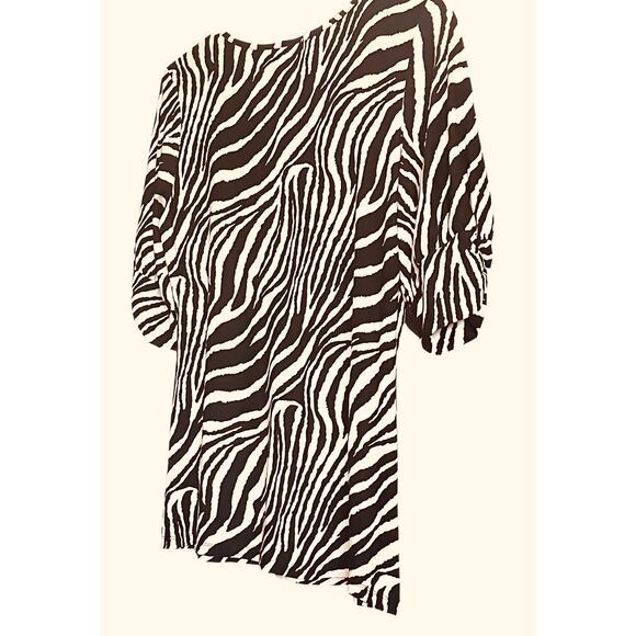 J.T.B. SHORT SLV PULL-OVER RND NECK FRINGE BLOUSE, WOMENS, L, BLACK & TAN ANIMAL - Picture 7 of 9